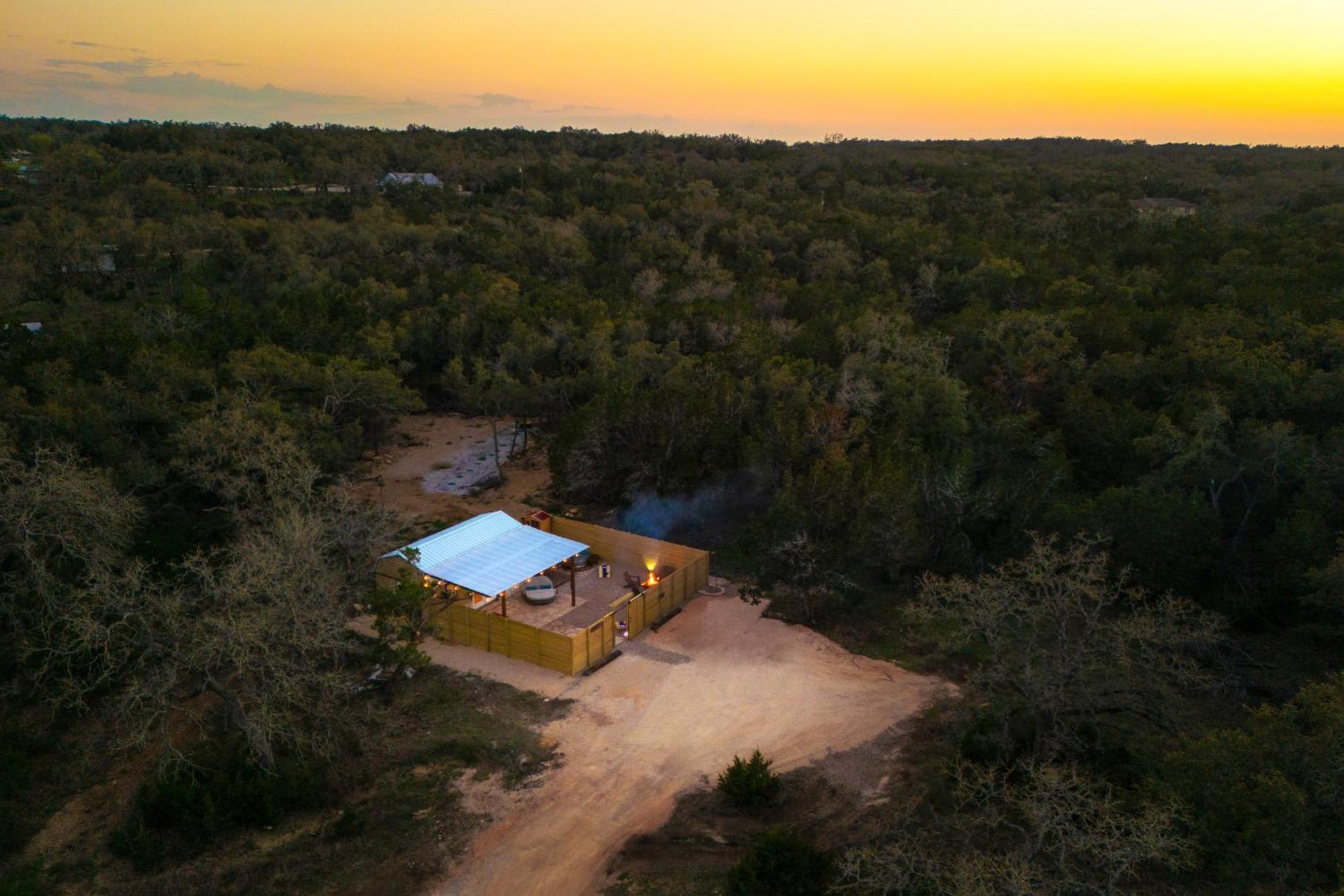 Romantic Luxury Retreat Hot Cold Pool & Sauna Villa *