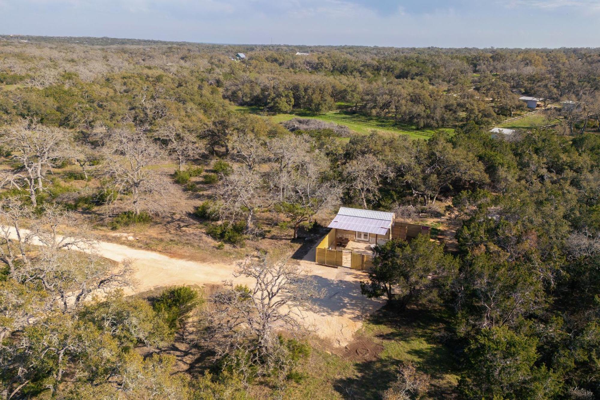 Romantic Luxury Retreat Hot Cold Pool & Sauna Wimberley